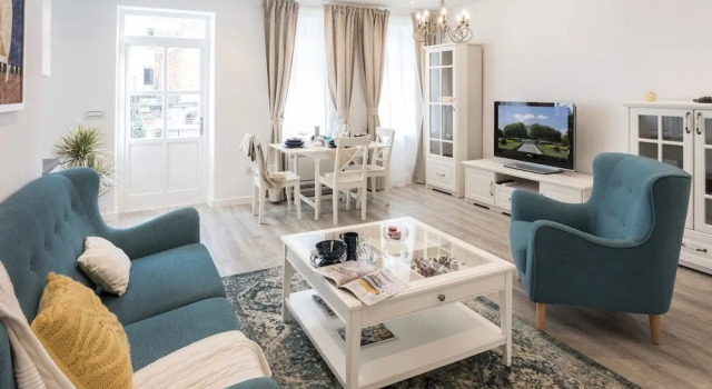 Апартаменты Modern 2bdr Loft in Old Town - Best Location