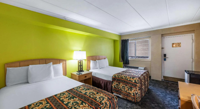 Четырёхместный номер Standard Rodeway Inn Oceanview