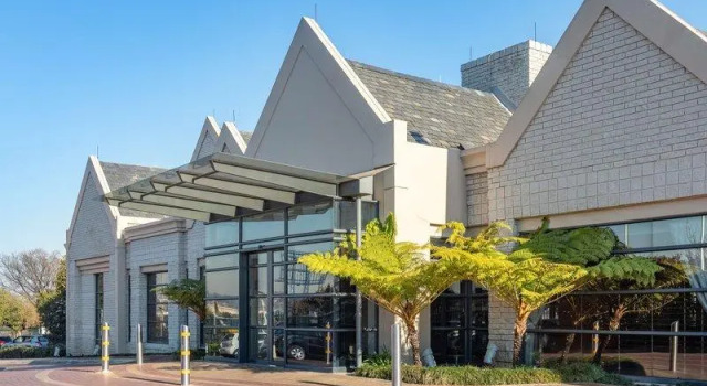 Люкс City Lodge Hotel Johannesburg Airport, Barbara Road