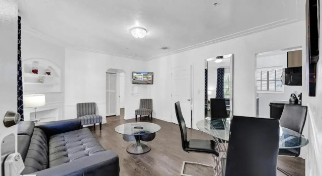 Апартаменты Courtyard Apartments Part of the Oasis Casita Collection