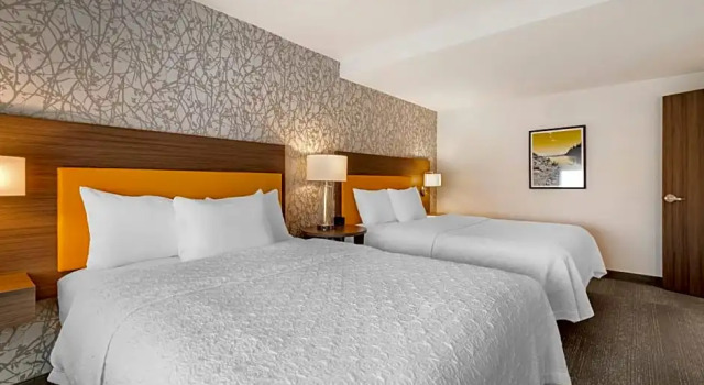Четырёхместный люкс с 2 комнатами Home2 Suites by Hilton Bangor