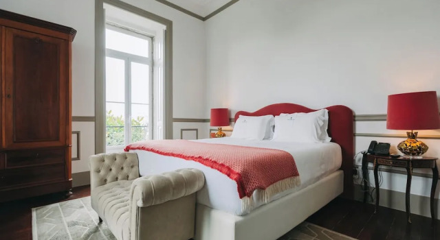 Двухместный номер Premier с балконом и с видом на город Torel Palace Lisbon