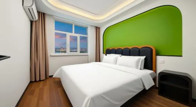 Люкс с 2 комнатами с видом на город Yiming Serviced Apartment