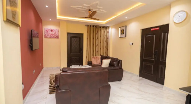 2 Bed Furnished Apartment - Wifi, Aircon, Parking, Book Lejlighed Hoteller i Greater Accra med parkering, Parkering
