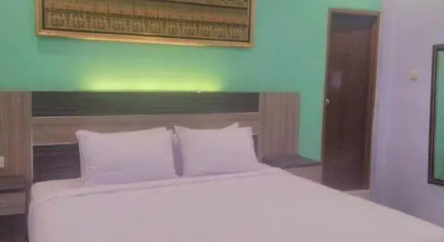 Queen Guest House by RedDoorz, Prenota Affittacamere Bengkulu Sumatra