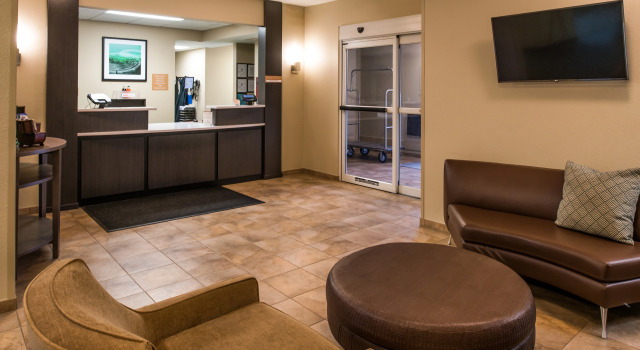 Candlewood Suites Paducah, Rezerwuj Hotel Hotele w Paducah z parkingiem, Parking