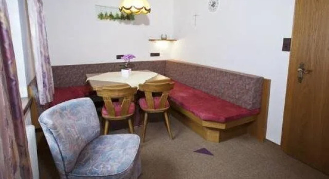 Haus Jagerheim, Rezerwuj Hotel Hotele w Tyrol z parkingiem, Parking