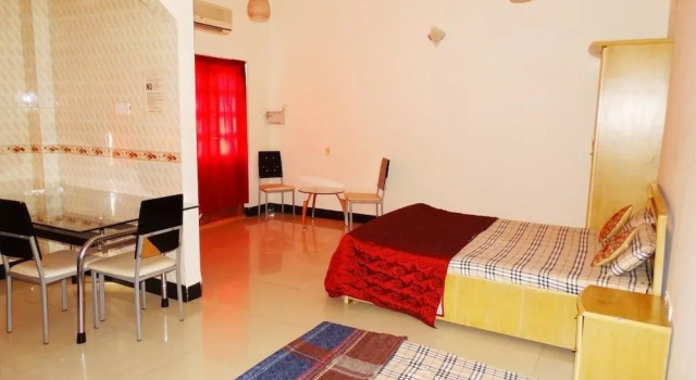 Prachi Holidays Home, Rezervovat Hotel Hotely v Verem s bazénem, Bazén