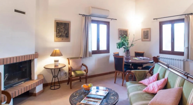 Residenza Revolution Tiziana, Varaa Hotelli Hotellit Capalbio pysäköinnillä, Pysäköinti