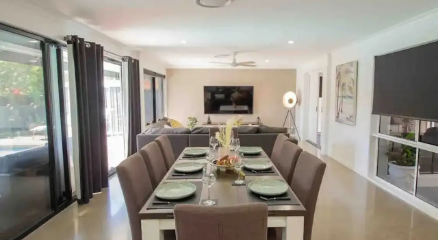 Коттедж Deluxe с 4 комнатами Holiday Home with Pool and Mini Golf