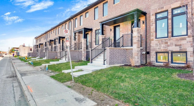 New 16 Ppl Townhouses in Winsdor