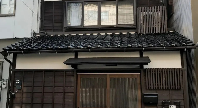 Sennichi House, Rezervovat Hotel Hotely v Ishikawa s parkováním, Parkování
