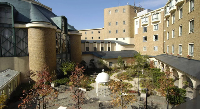 Royal Oak Hotel Spa & Gardens, Book Ferieresort Businesshoteller i Shiga, 4* 5*
