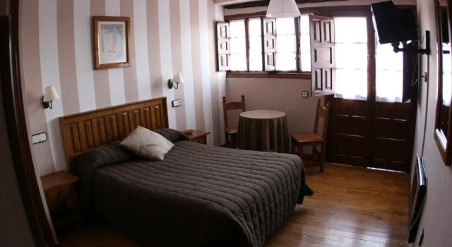 Posada Santa Juliana, Забронировать Отель Сантильяна-дель-Мар Cantabria Coast, рядом с Музей инквизиции