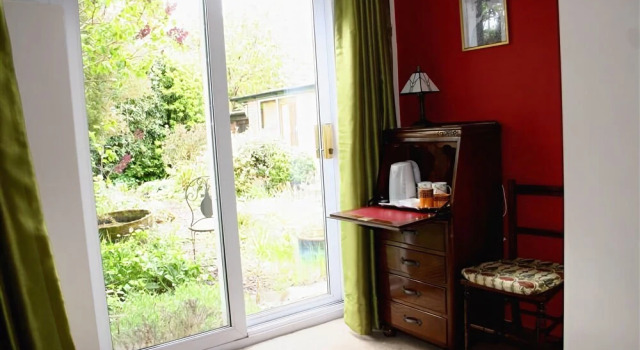 Mere Cottage B&B, Забронировать Отель «постель и завтрак» Алсагер Чешир