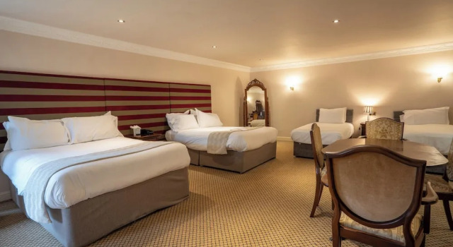 Двухместный семейный номер Standard Waterton Park Hotel