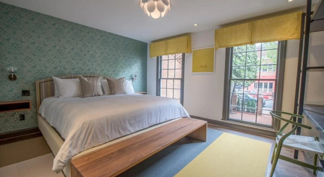 The Poppy Georgetown Guesthouse and Gardens, Забронировать Отель Northwest Вашингтон, рядом с Market 5 Gallery