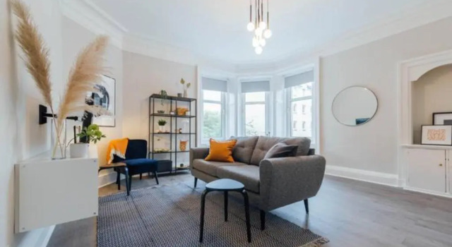 Апартаменты Stylish Stirling Apartment - free parking