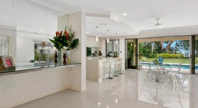 Luxury Living on the Beachfront