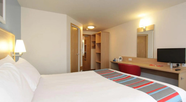 Travelodge Windsor Central, Забронировать Отель Отели Англии 3 звезды, 3*