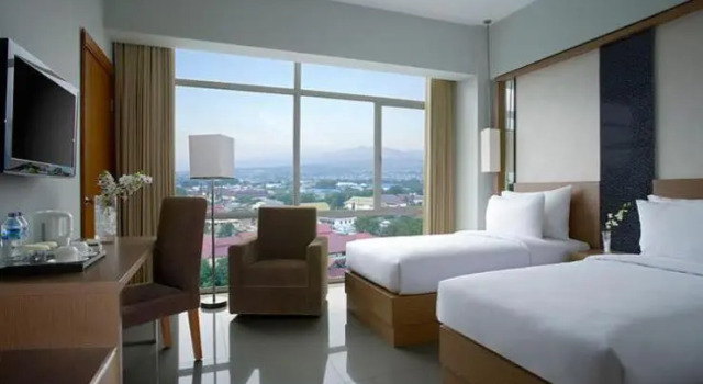 Номер Superior Hotel Santika Palu