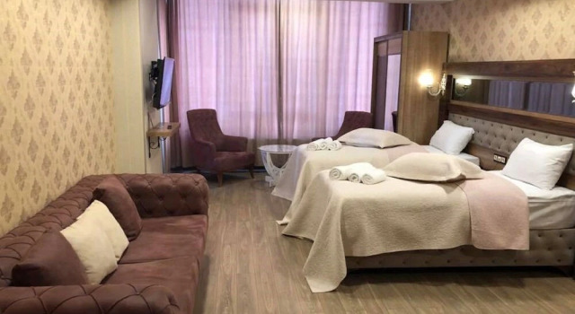 BTK Gold Suit, Boek Hotel Erzincan Oost-Anatolië