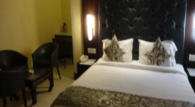 Номер Standard Hotel The Golden Oak Central by Citrus Prime