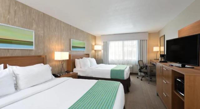 Четырёхместный номер Standard Holiday Inn Express Hotel & Suites Fraser Winter Park Area by IHG