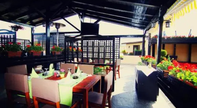 Solarino, Rezerwuj Hotel Hotele w Carpathians - Romania z parkingiem, Parking