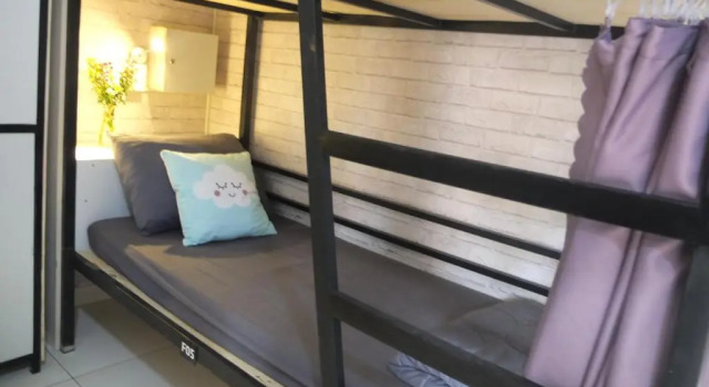 Кровать в общем номере (женский номер) S Phuot Airport Hostel