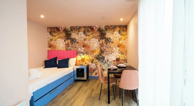 Outstanding Deluxe Self Contained City Apartment