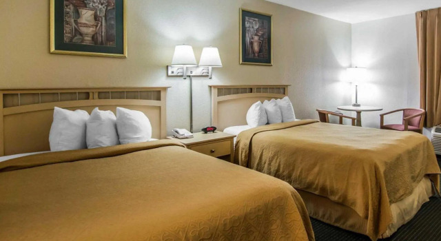 Четырёхместный номер Standard Quality Inn Elkton