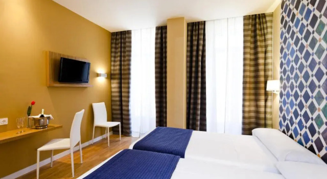 Трёхместный номер Standard Hotel Comfort Dauro 2