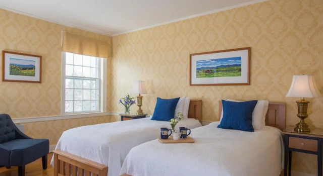 Четырёхместный номер Standard Swift House Inn