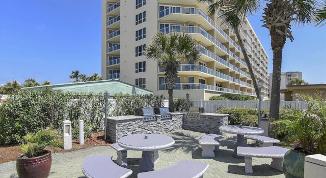 Номер Standard Silver Beach 506 is a gorgeous Gulf Front 4 BR with free beach service - sleeps 8 by RedAwning