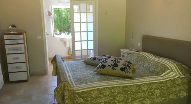 Quaint Holiday Home with Private Pool in Lorgues France