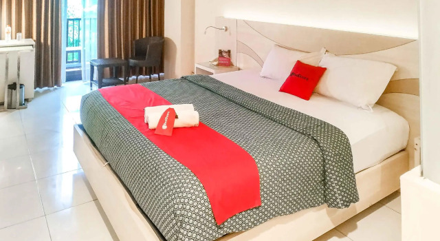 RedDoorz Premium @ Jalan Veteran Bojonegoro