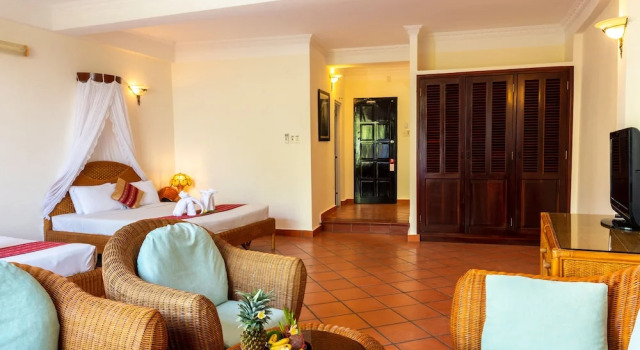 Трёхместный номер Standard с балконом и с красивым видом из окна White Sand Resort Mui Ne
