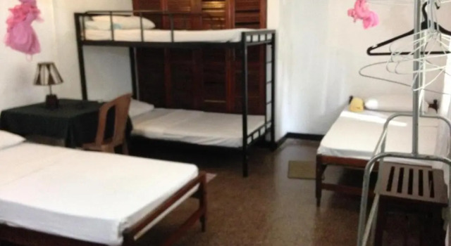 Кровать в общем номере (женский номер) Drop Hostel