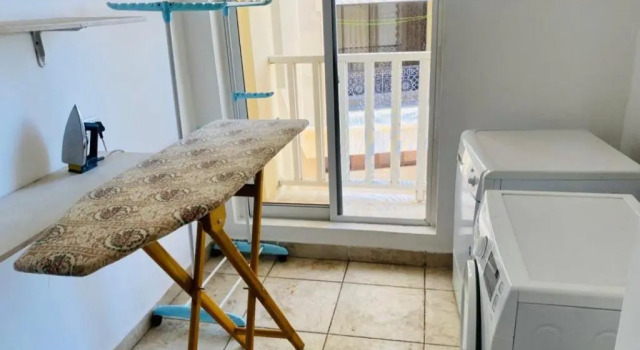 Queens Rentals - Seaview, Buchen Sie Ferienwohnung Hotels in Daressalam mit Pool, Schwimmbad