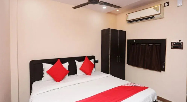 Hotel Shri Abhinandan By OYO Rooms