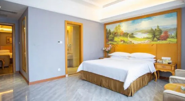 Семейный люкс Vienna International Hotel Jiujiang Shili Street
