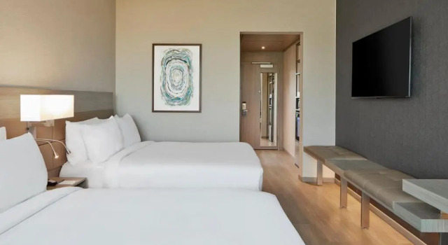 Четырёхместный номер Standard AC Hotel by Marriott Austin Hill Country