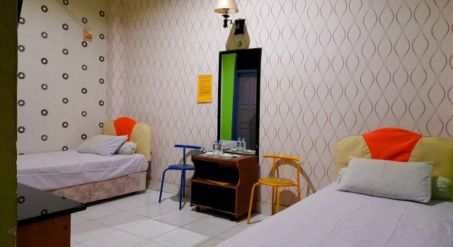 Hotel Rosichan Bau Bau Mitra RedDoorz, Book Hotel Hotels in Sulawesi with Parking, Parking