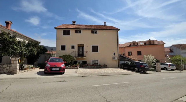 Apartment Kristian, Prenota Appartamento Hotel a Isole Quarnerine con parcheggio, Parcheggio