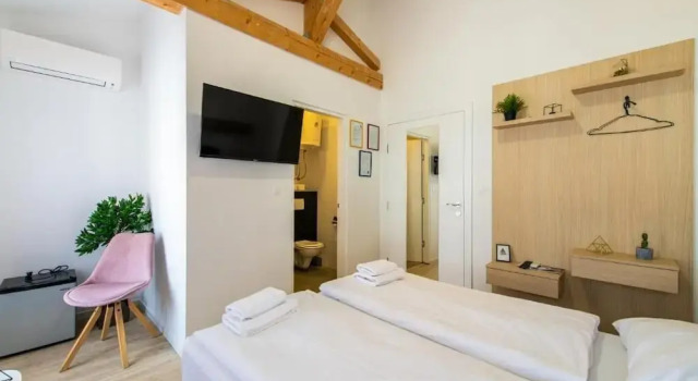 Номер Comfort City Rooms OS
