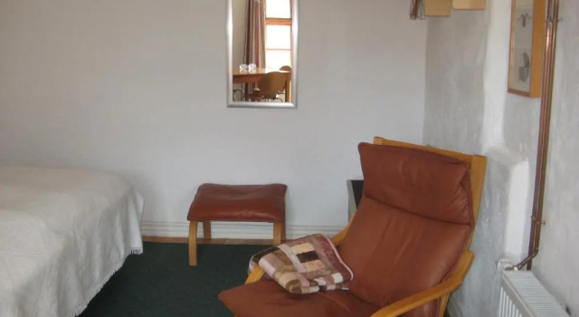 Ravning B&B, Book Bed and Breakfast Hoteller i Bredsten med parkering, Parkering
