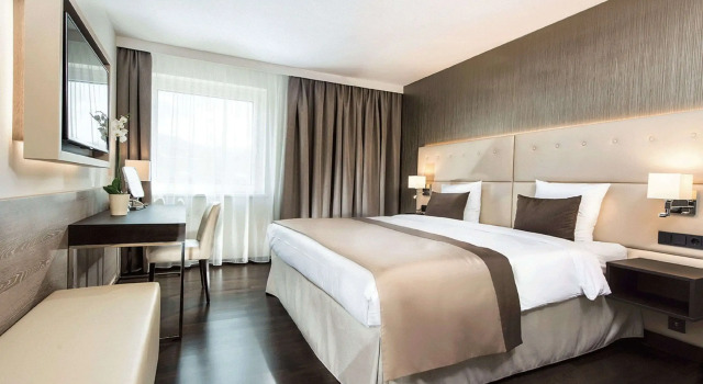 Radisson Blu Hotel & Conference Centre, Salzburg, Забронировать Отель Отели Окрестностей Зальцбурга с парковкой, рядом с Моцартеум, Парковка