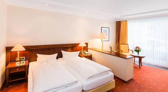 Полулюкс с балконом и с видом на сад Hotel Villa Marburg im Park