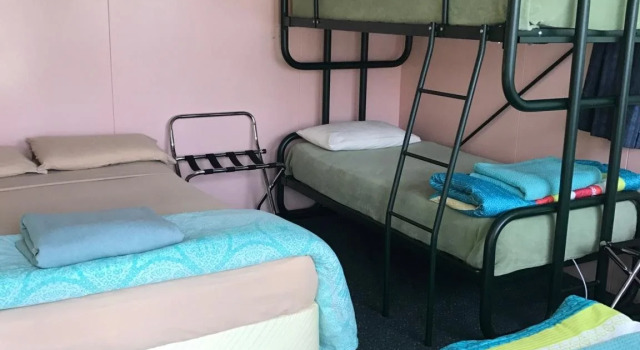 Invercargill Kiwi Holiday Park, Забронировать Отель Отели Майросс Буш с парковкой, Парковка